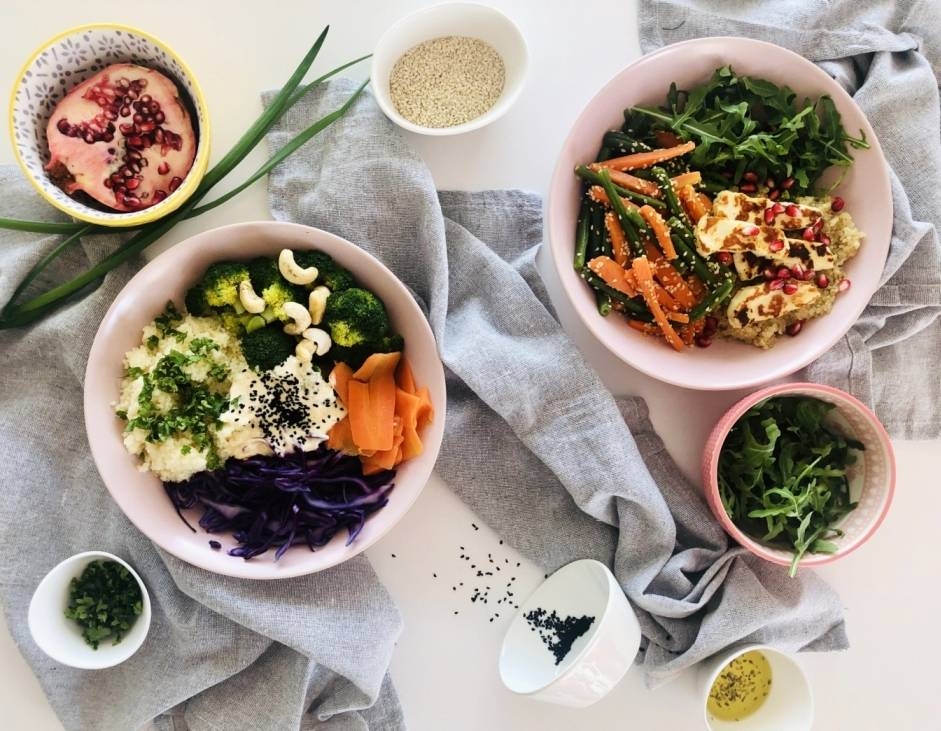 Buddha Bowl przygotowane przez Julię Jarosz. Przepisy na miski obfitości.