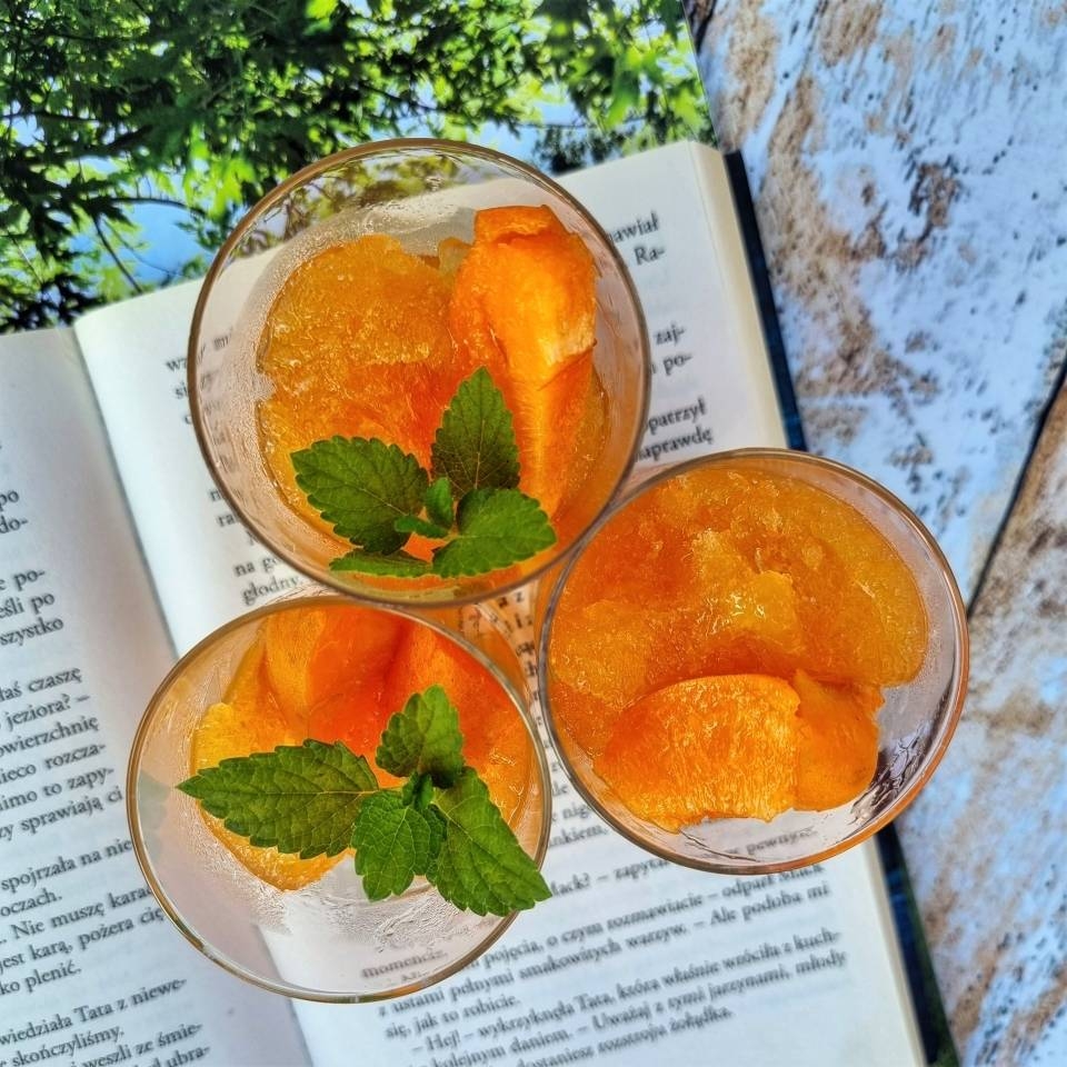 Sorbet pomarańczowo-morelowy z limonką i miętą - przepis.
