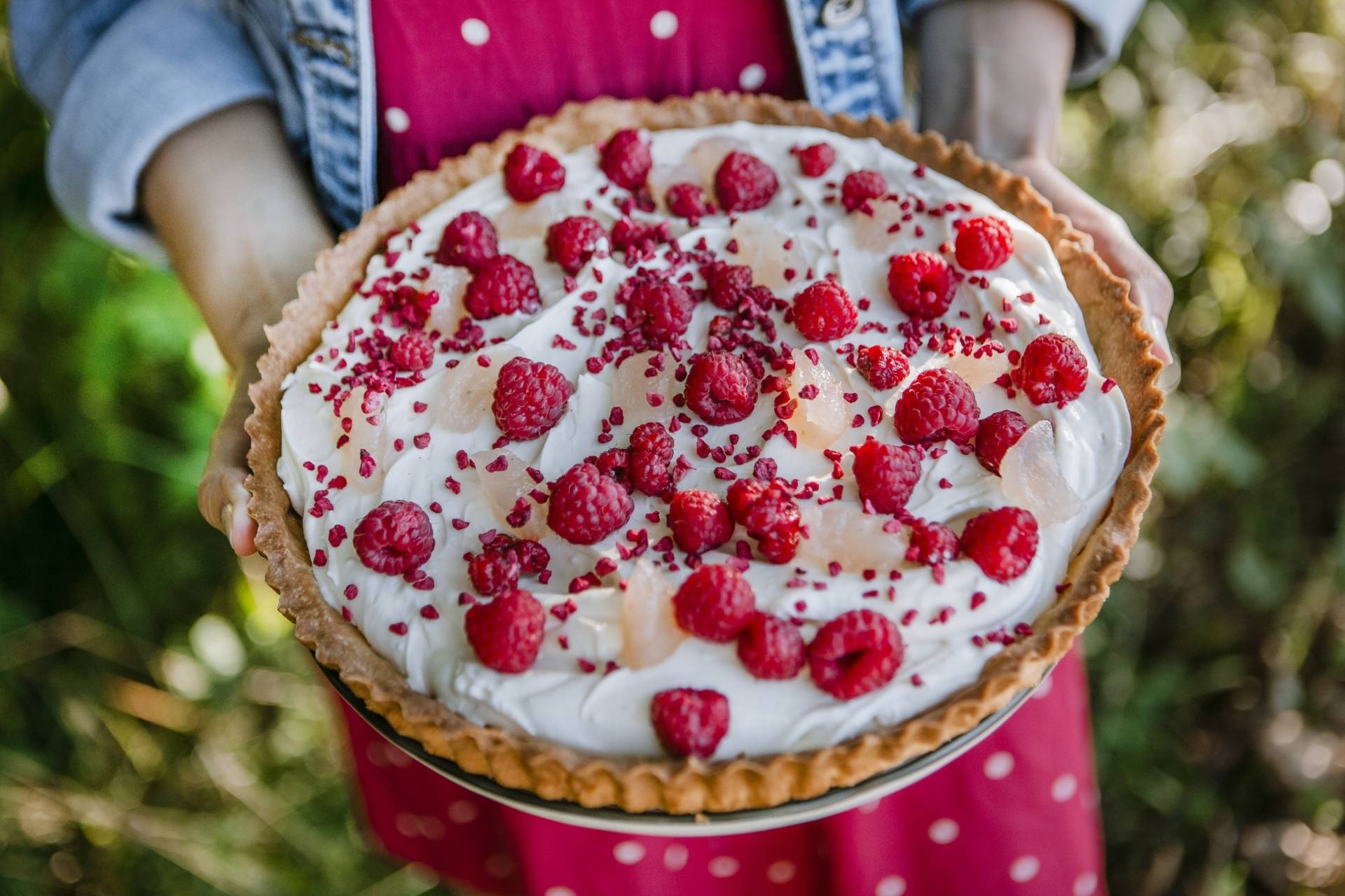 Tarta z malinami - leśne uczty na Mazurach.
